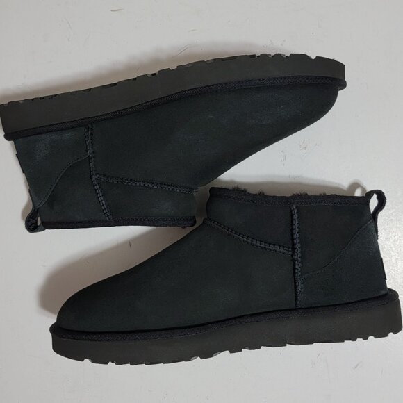 NEW UGG Bootie Classic Ultra Mini Boots Womens 11 Black Suede Winter Cozy Fur - Picture 4 of 9